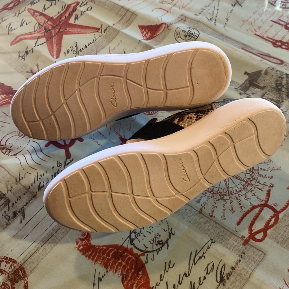 Clark’s ultimate comfort cushion feel slip on loafers. - Picture 3 of 6